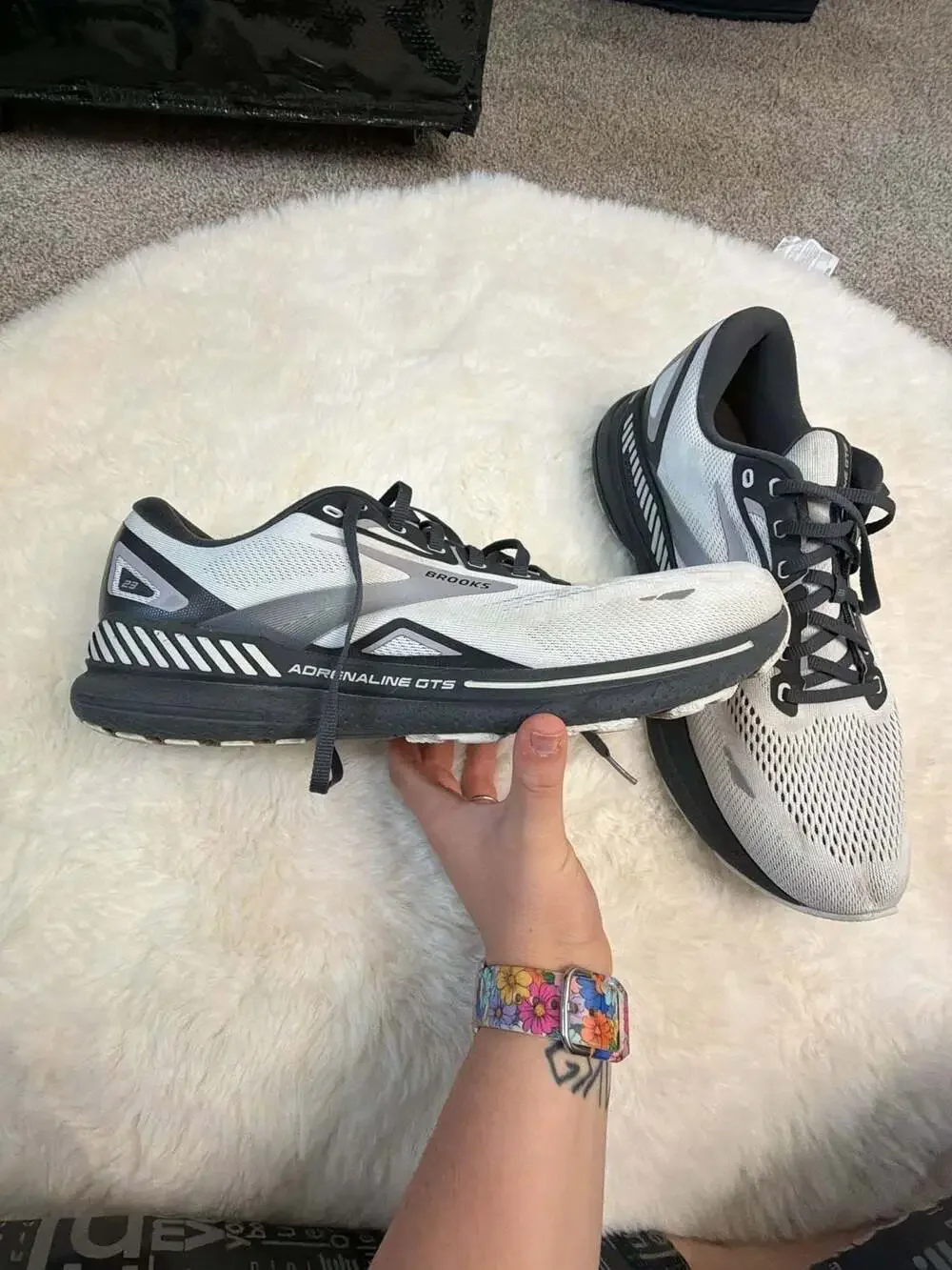 Mens Brooks Adrenaline GTS 23 Running Shoes White Black